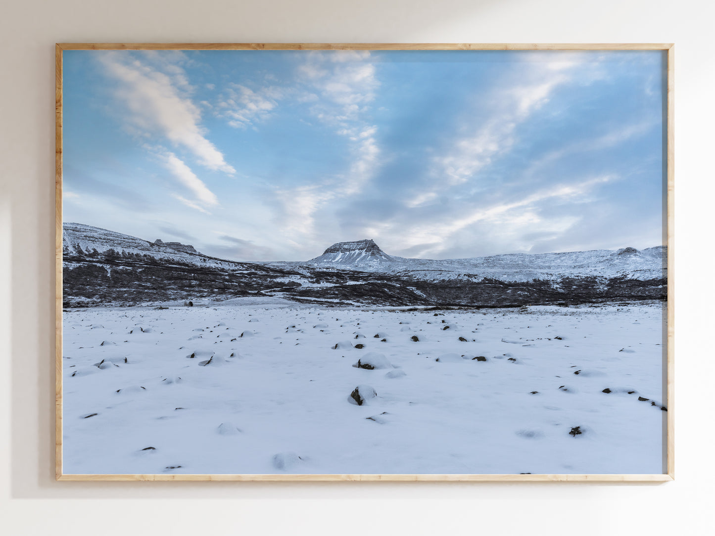 Frozen Horizons – Scenic Icelandic Wilderness Art