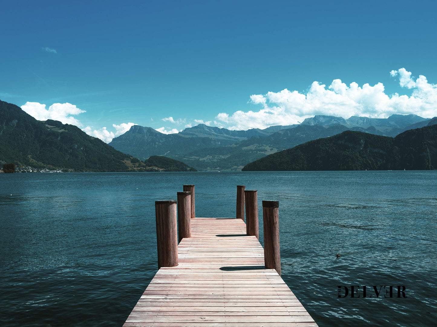 Crystal Shores – Lake Thun’s Stunning View Decor
