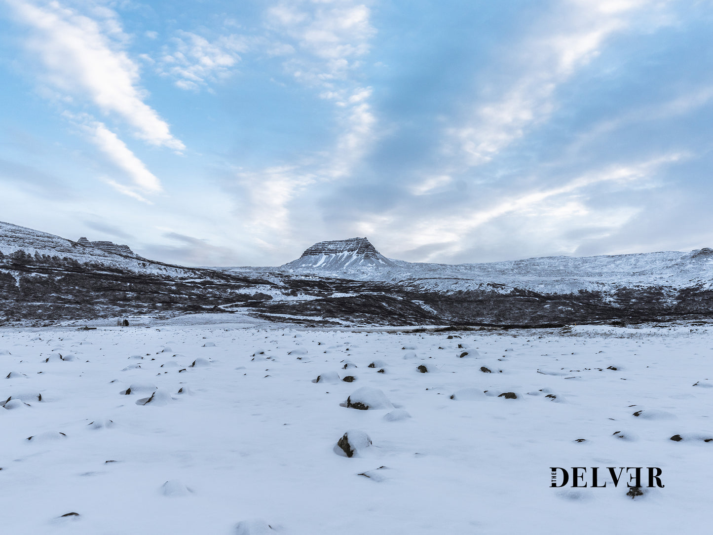 Frozen Horizons – Scenic Icelandic Wilderness Art