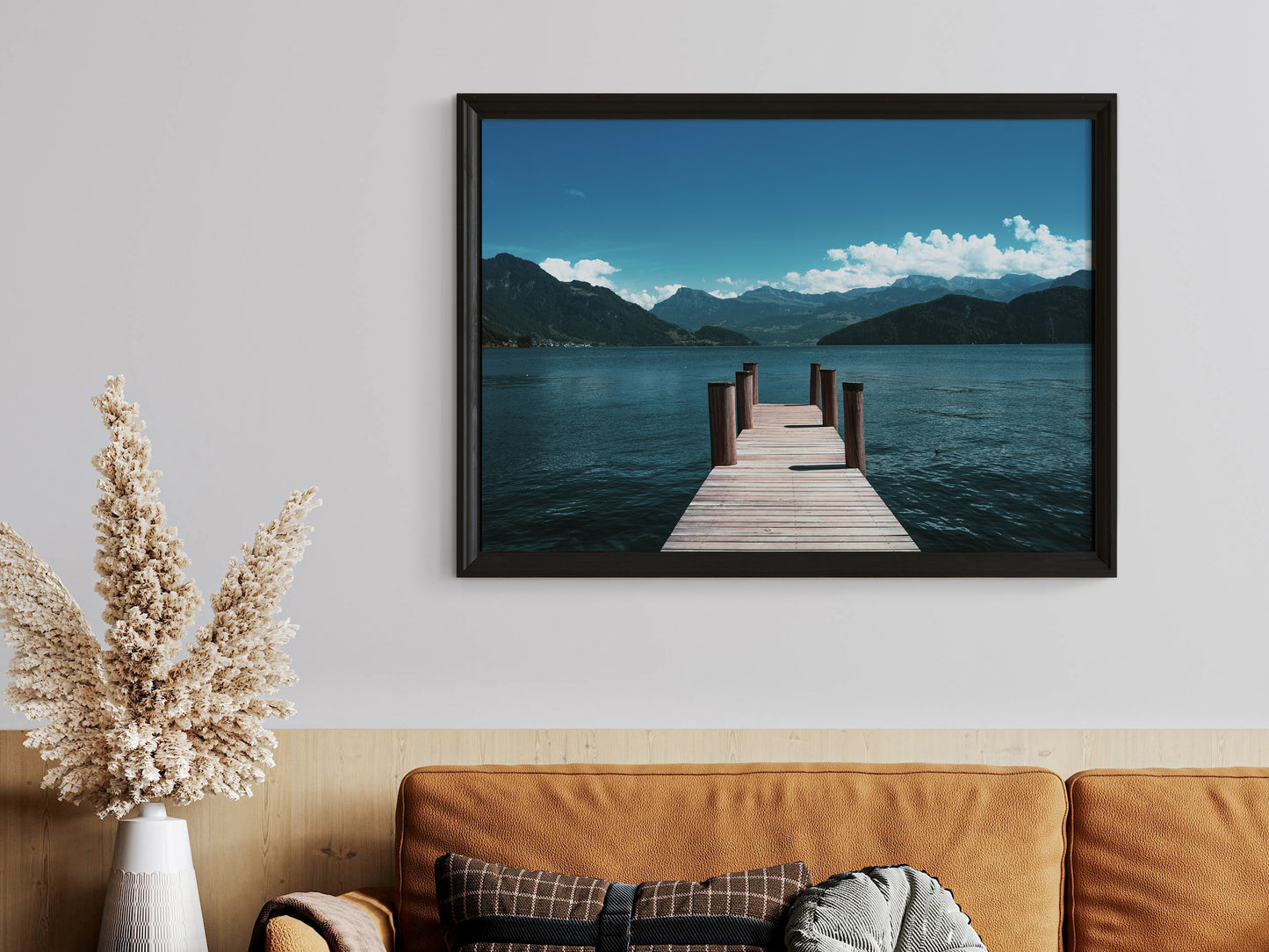 Crystal Shores – Lake Thun’s Stunning View Decor
